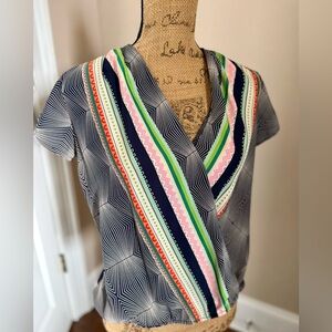 Stylish Geometric Patterned Women's Top